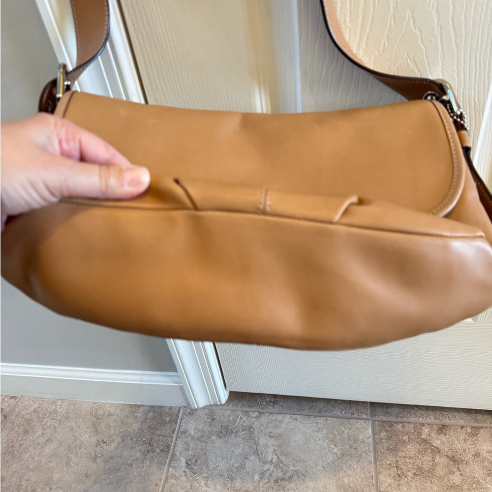 NWOT-COACH Shoulder Tan Bag - Picture 6 of 16